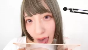 污酱月乃asmr付费舔耳福利，透明玻璃上的红唇